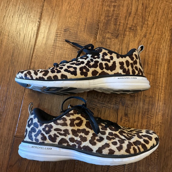 APL Womens Iconic Pro Leopard Sneakers, size 10 - Picture 7 of 7